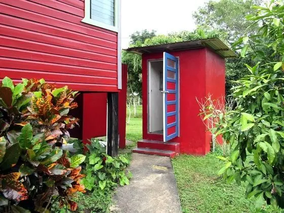 Jungle Cabin outside bathroom