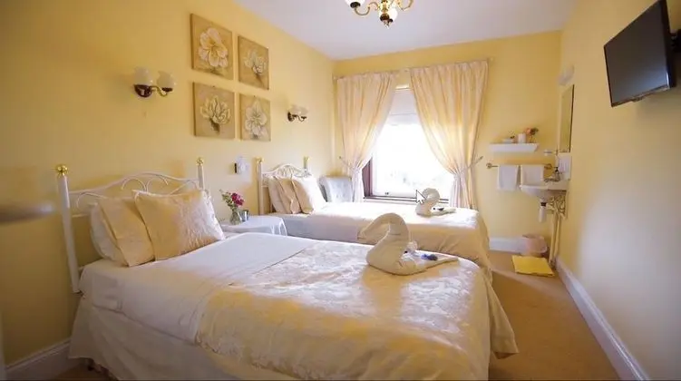 Tek Büyük veya İki Ayrı Yataklı Oda