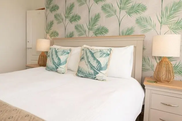 Apart Daire, Banyolu/Duşlu, Deniz Manzaralı (7 Min Walk To Beach)