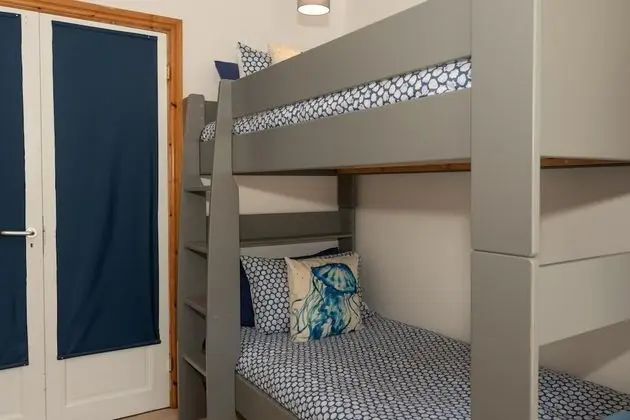 Apart Daire, Banyolu/Duşlu, Deniz Manzaralı (7 Min Walk To Beach)