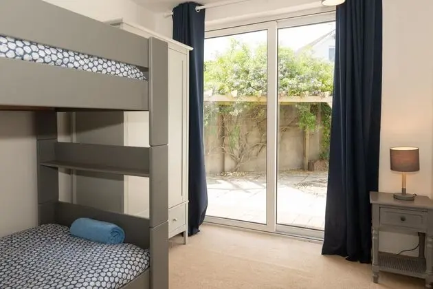 Apart Daire, Banyolu/Duşlu, Deniz Manzaralı (7 Min Walk To Beach)