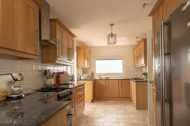Apart Daire, Banyolu/Duşlu, Deniz Manzaralı (7 Min Walk To Beach)