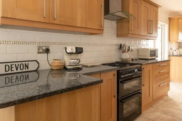 Apart Daire, Banyolu/Duşlu, Deniz Manzaralı (7 Min Walk To Beach)