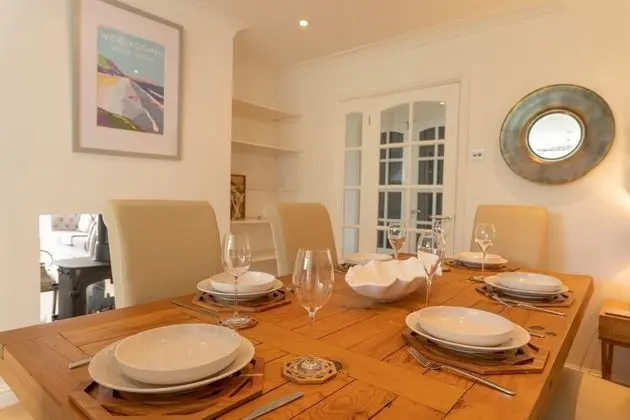 Apart Daire, Banyolu/Duşlu, Deniz Manzaralı (7 Min Walk To Beach)