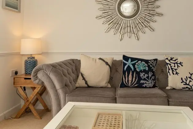 Apart Daire, Banyolu/Duşlu, Deniz Manzaralı (7 Min Walk To Beach)