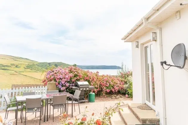 Apart Daire, Banyolu/Duşlu, Deniz Manzaralı (7 Min Walk To Beach)