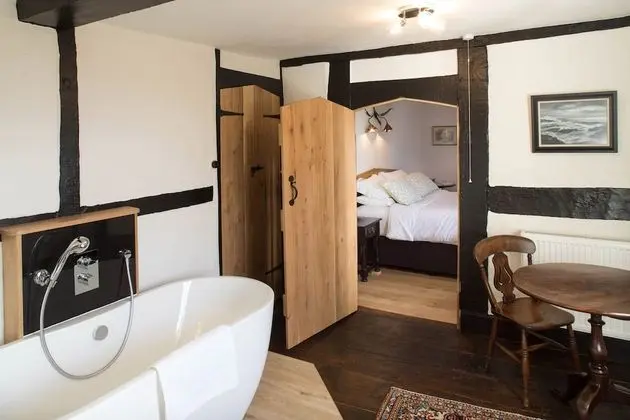 Deluxe Double Room, 1 King Bed, Ensuite, Valley View