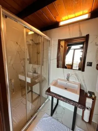 4/Deniz ve Doğa Manzaralı Bungalov (4 Kişilik)