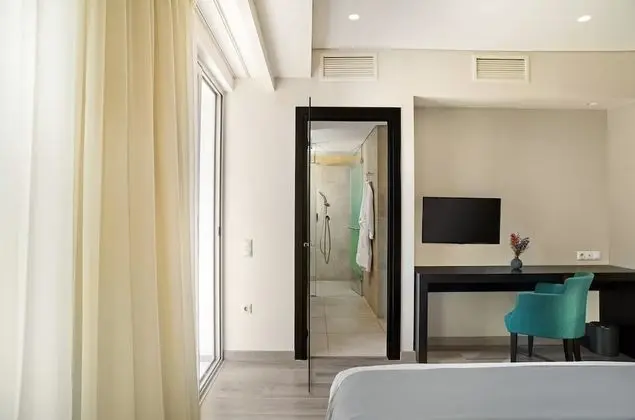 Tek Büyük Yataklı Oda, Balkon