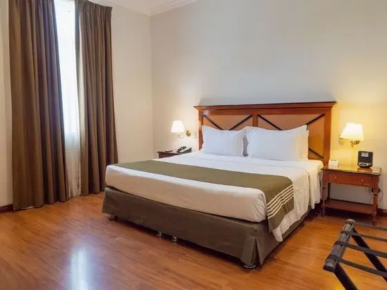 Deluxe Oda, 1 En Büyük (King) Boy Yatak