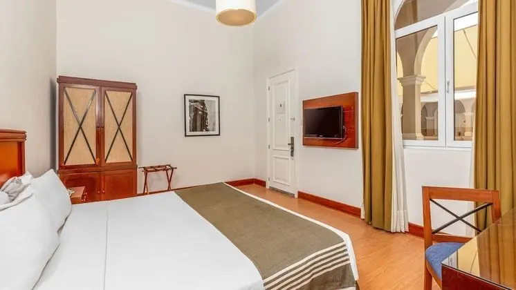 Standard Oda, 1 Büyük (Queen) Boy Yatak