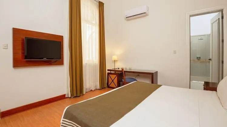 Standard Oda, 1 Büyük (Queen) Boy Yatak