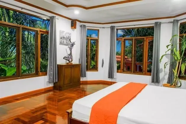Villa (LPC Holiday)