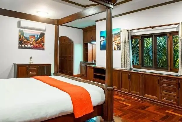 Villa (LPC Holiday)