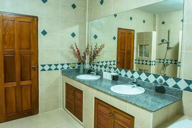 Villa (LPC Holiday)
