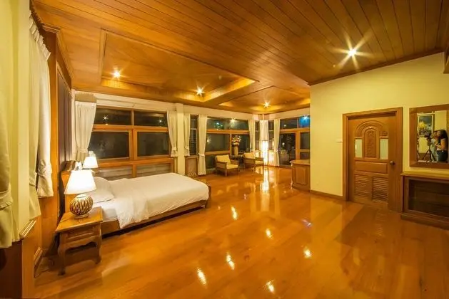 Luxury Ev, 4 Yatak Odası, Havuz Kullanımı, Göl Manzaralı