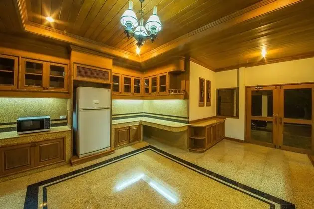 Luxury Ev, 4 Yatak Odası, Havuz Kullanımı, Göl Manzaralı