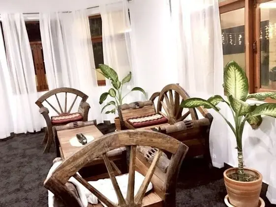 Senior Villa, 4 Yatak Odası, Kişiye Özel Havuzlu, Avlu