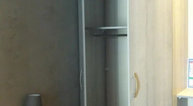 Basic Tek Büyük Yataklı Oda