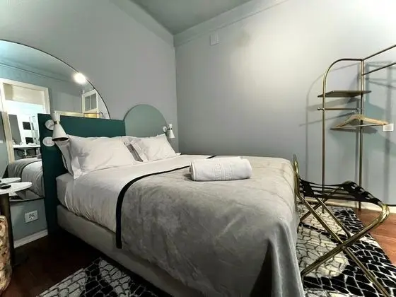 Premium Tek Büyük Yataklı Oda