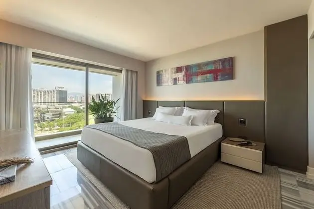 Suite Deluxe com Piscina Frente