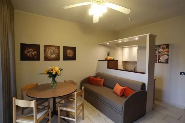 Standard Apart Daire, 2 Yatak Odası, Mutfak, Bahçe Manzaralı