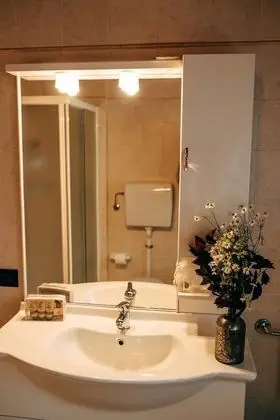Standard Apart Daire, 2 Yatak Odası, Mutfak, Bahçe Manzaralı