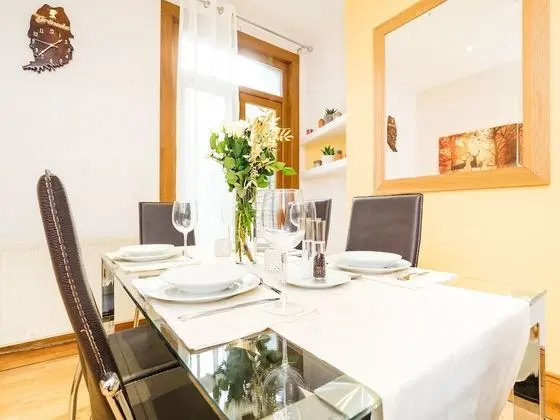 Comfort Ev, Veranda (LT The Gate House 3 Bed)
