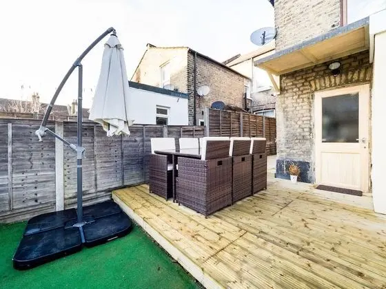 Comfort Ev, Veranda (LT The Gate House 3 Bed)