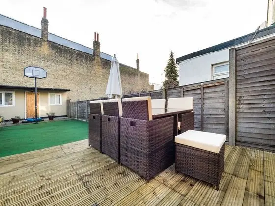 Comfort Ev, Veranda (LT The Gate House 3 Bed)
