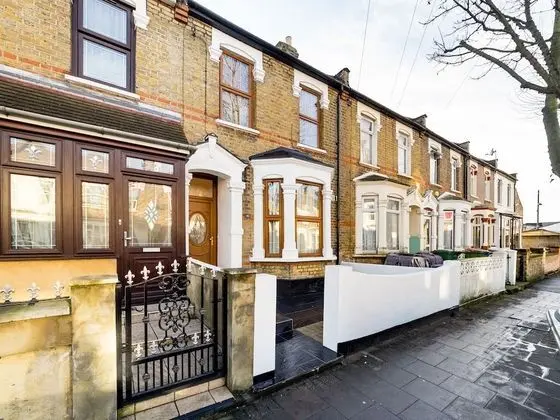 Comfort Ev, Veranda (LT The Gate House 3 Bed)