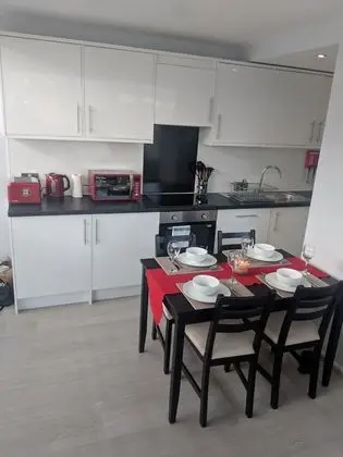 Apart Daire, Engellilere Uygun, Özel Banyo (LT Grove Stratford 2 bed)