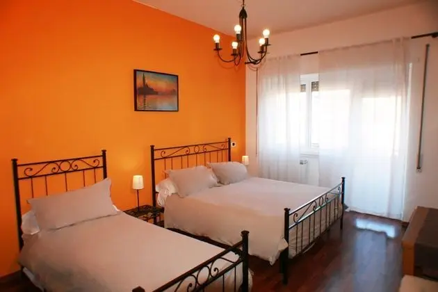 Üç Kişilik Oda, Balkon