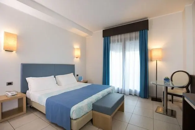 Comfort Tek Büyük veya İki Ayrı Yataklı Oda