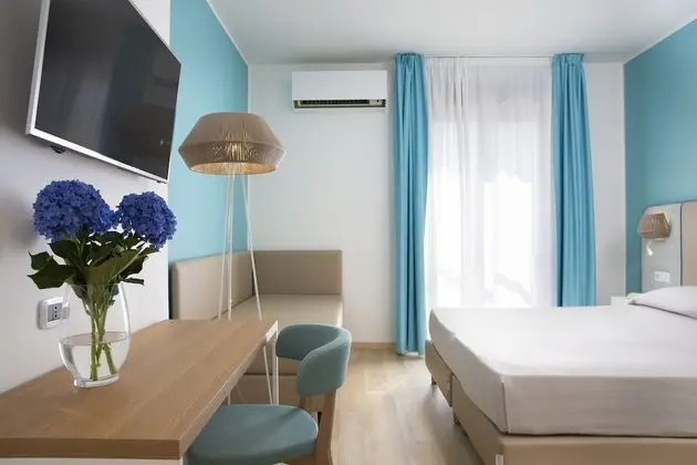 Deluxe Üç Kişilik Oda, Deniz Manzaralı