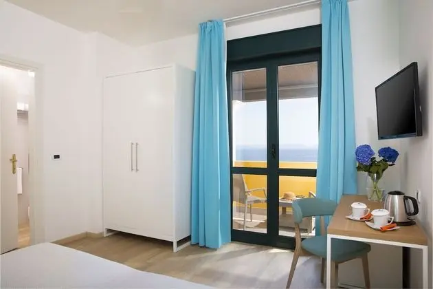 Deluxe Üç Kişilik Oda, Deniz Manzaralı