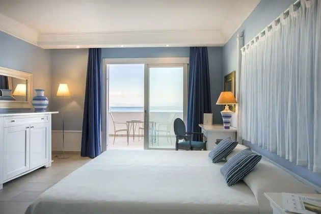 Deluxe Dört Kişilik Oda, Deniz Manzaralı