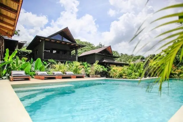 Villa, 2 Yatak Odası, Mutfak, Havuz Manzaralı