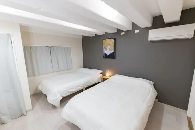 Standard Oda (2nd Floor)