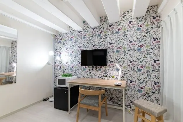 Standard Oda (2nd Floor)