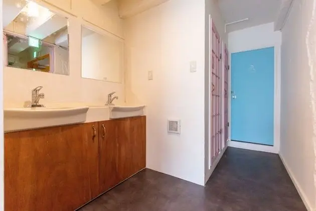 Standard Oda (2nd Floor)