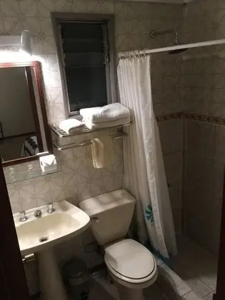 Tek Büyük Yataklı Oda, 2 Tek Kişilik Yatak