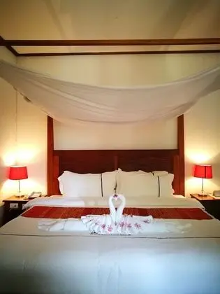 Paradise Suite with River View