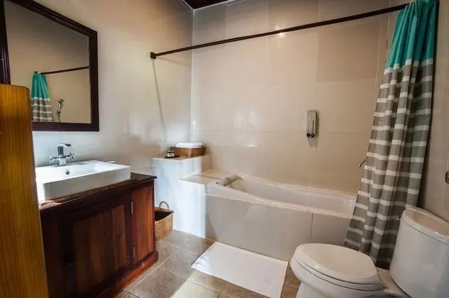 Paradise Suite with River View