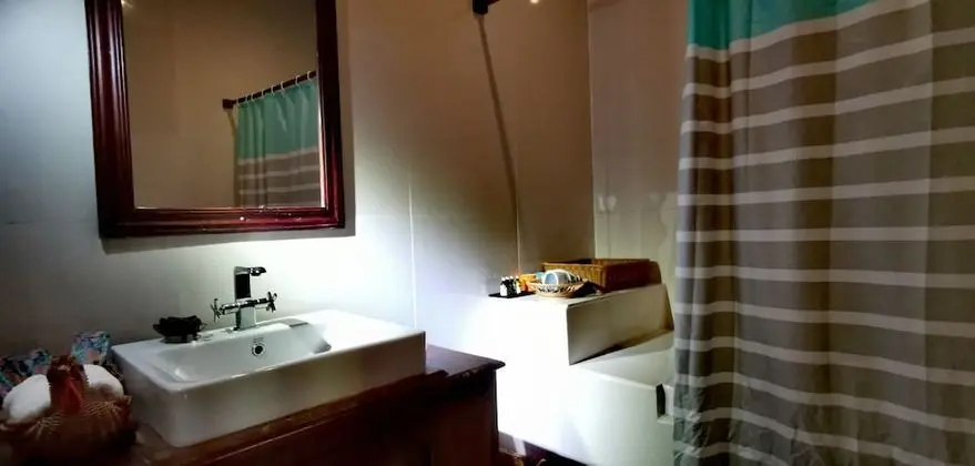 Paradise Suite with River View