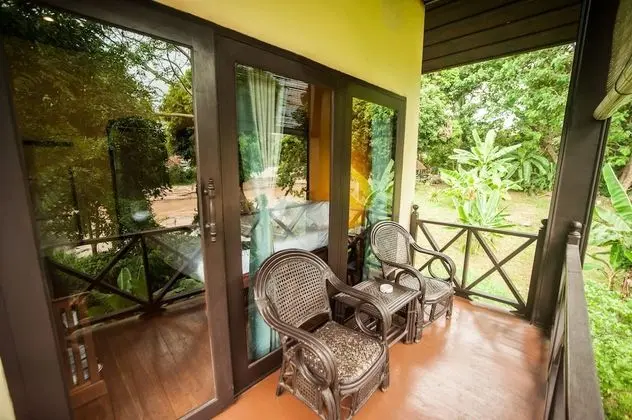 Paradise Suite with River View