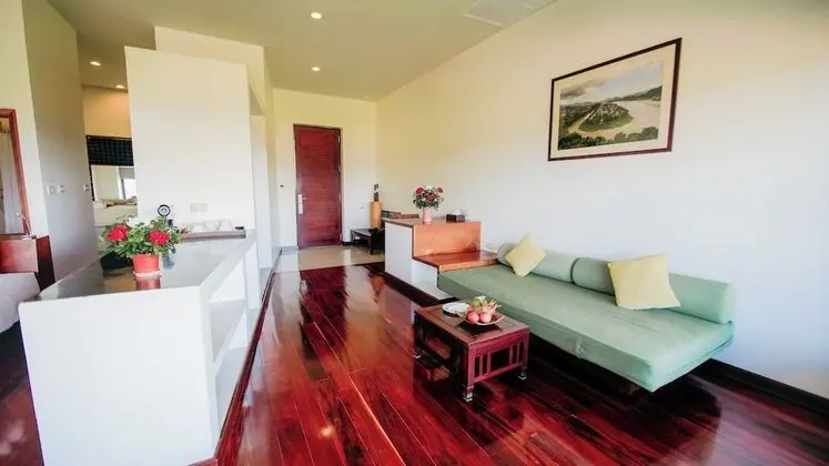 Deluxe King/Twin Room