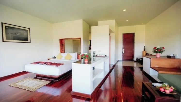 Deluxe King/Twin Room