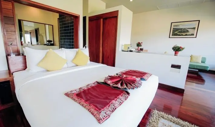 Deluxe King/Twin Room