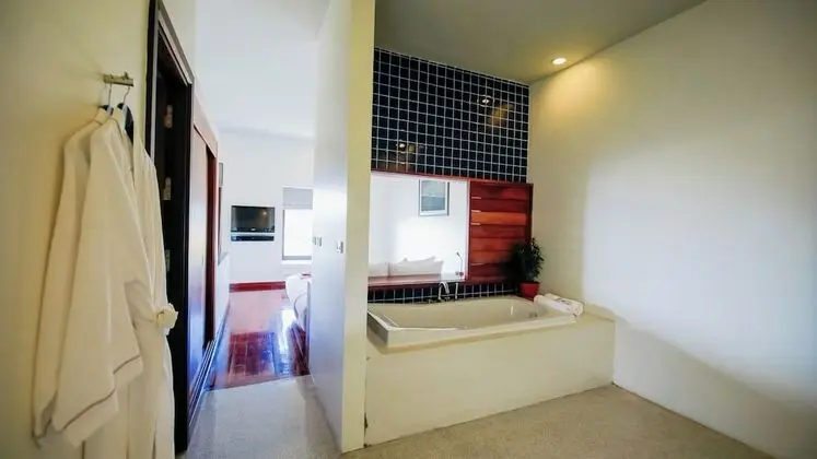 Deluxe King/Twin Room
